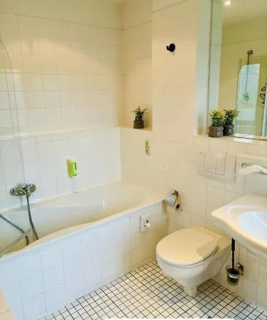 Harzgefluester Hotel *
